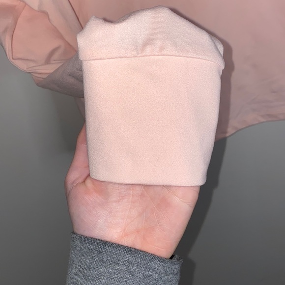 🦋Light blush pink Nike hoodie! - Picture 8 of 9
